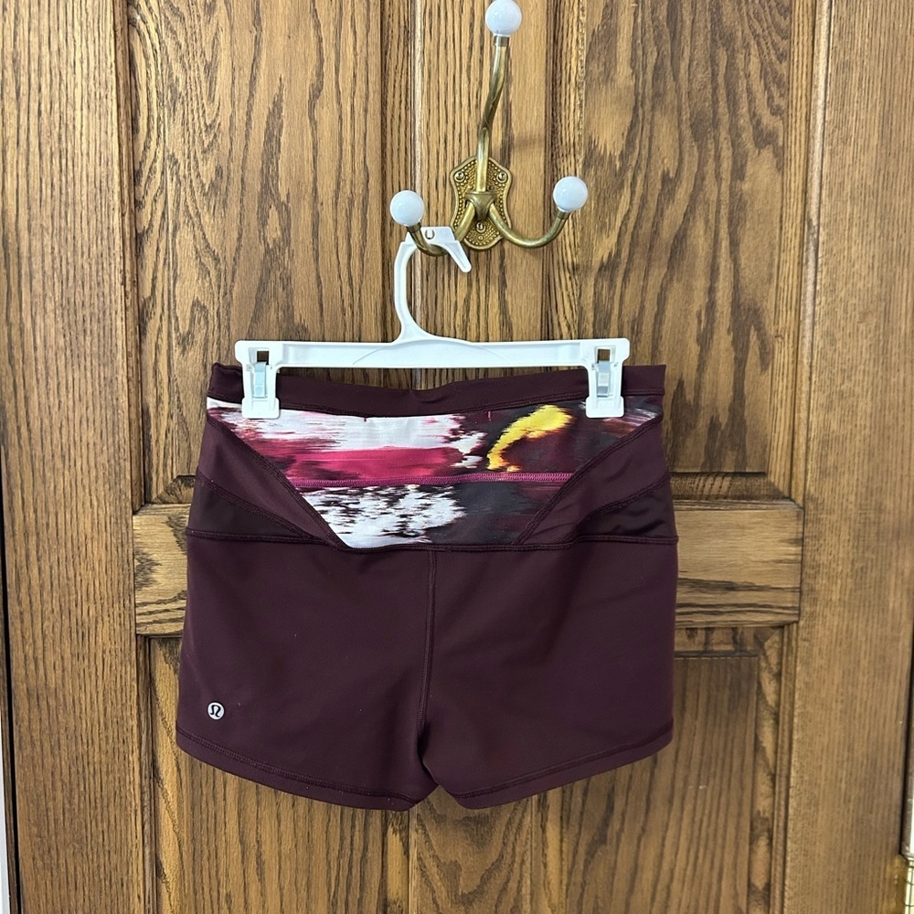 Lululemon Boogie Short Full-On Luon Roll Down Reversible Burgundy Size 10 - Picture 3 of 10